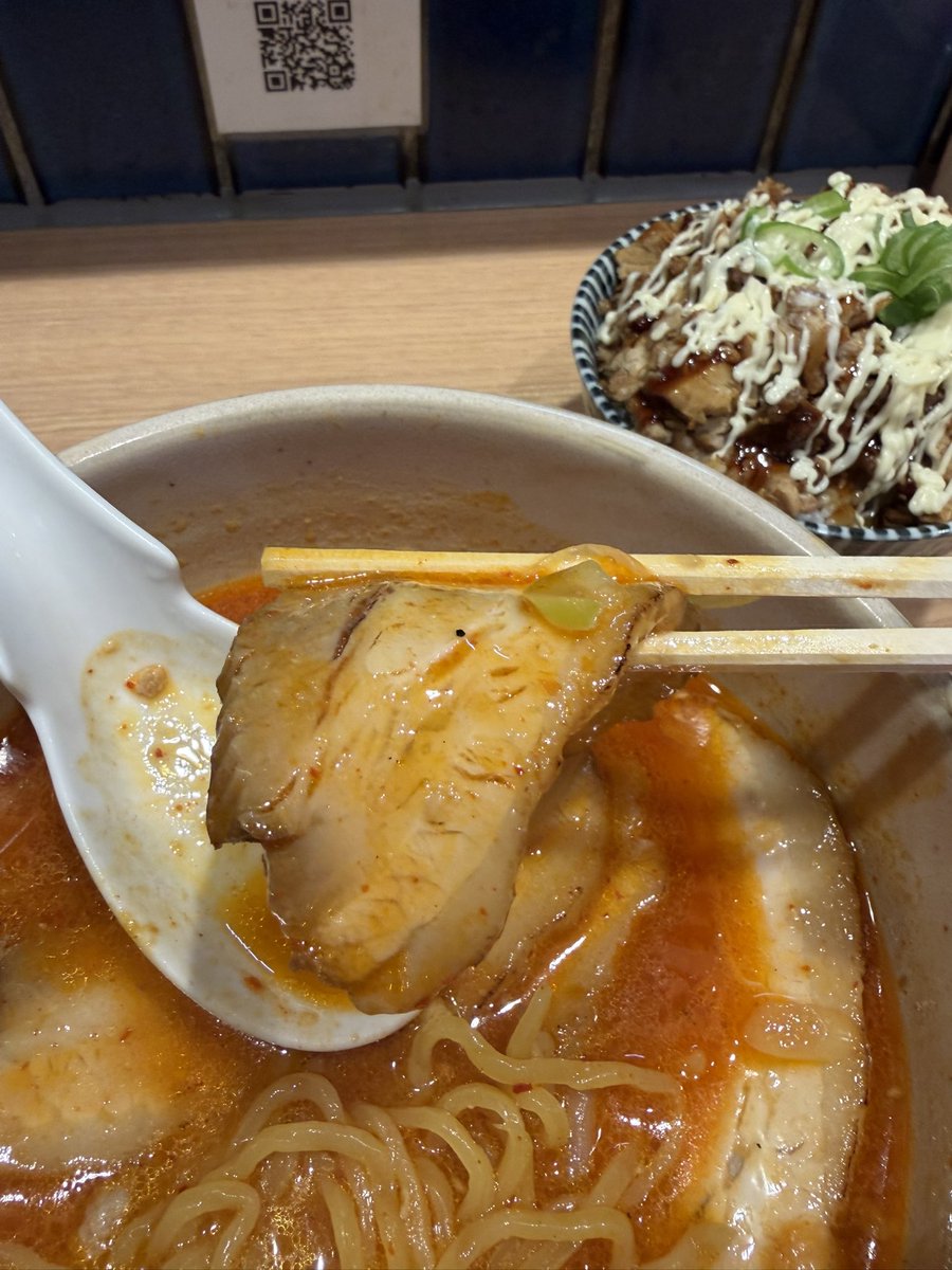 sjrs286's tweet photo. 札幌、綺麗なとこやなぁ。

どこを切り取ってもお洒落で洗練された大都会。

そして本場の味噌ラーメンは美味過ぎた🍜

既に来て良かった🫶 

今日は文フリ札幌に遊び行きます✌️

#旭がのぼるまで https://t.co/l9NtBBSOcH