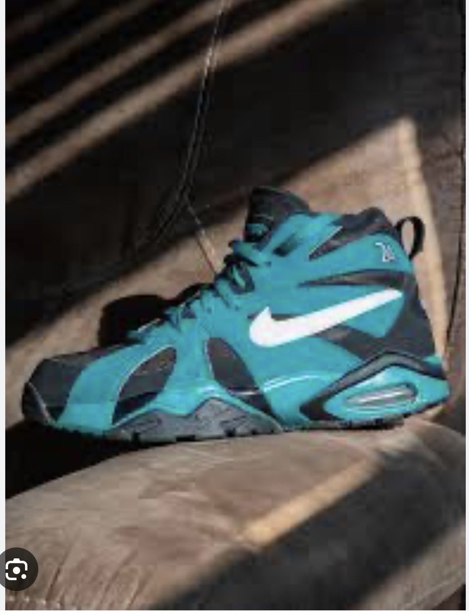 DGees_Sneakhead's tweet photo. @nikestore @Nike @nike can we get these soon?  Please and thank you https://t.co/oShHdq4mI4