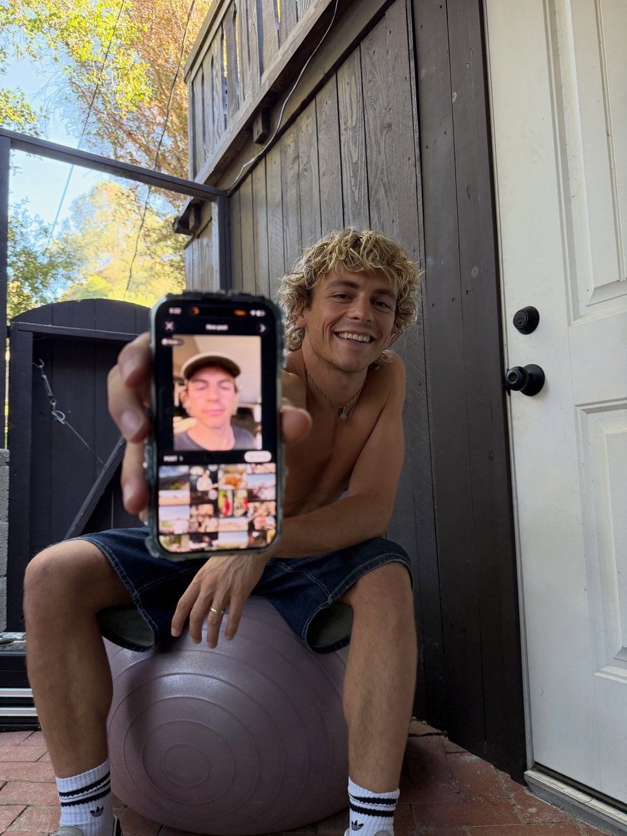 Ross Lynch News tweet media