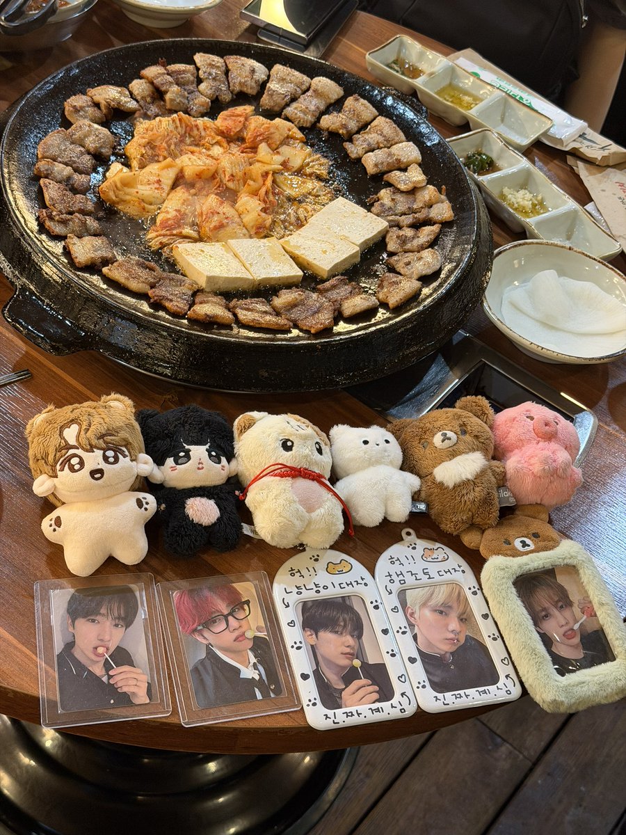 oneswonly's tweet photo. 여자들이랑 덥얘 재미지다 😁 https://t.co/Jg2MSTsajX