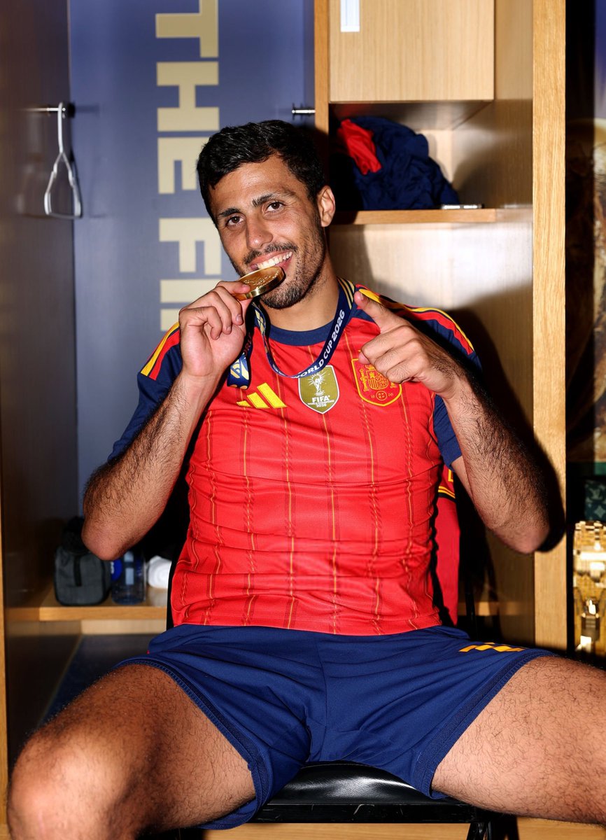 RMAhq_'s tweet photo. Rodri #FIFAWorldCup https://t.co/Zsw9CMbhQb