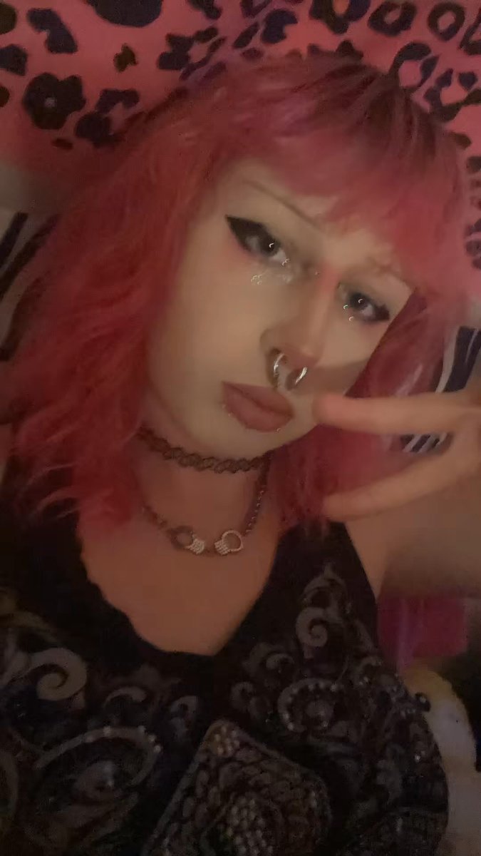 pinketamine's tweet photo. #drugtwt #weedtwt #coketwt intro

🧁 rey 19
🎀 main ‼️nsfw‼️: @weirdgrossgurl 
🐾 last account got sussed, new account 
🧁 stoner + coke addict https://t.co/N2R7aI2LCj