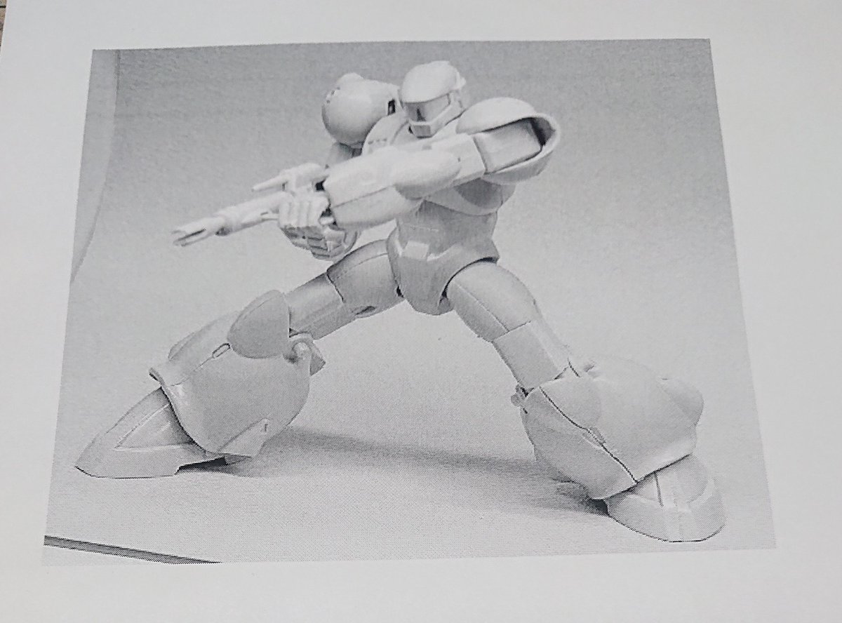 YANPYOU_MODELER's tweet photo. 今回は、10年ぐらい前に拾った画像が1/100バイファムの箱に入っていたので、こちらをお手本に1/144バイファムを弄りたいと思います。
とりあえず、下半身を自分なりに解釈して足首関節を作りました。
外装を弄らずにここまで出来るなんて、1/144バイファムも相当な神キットですね。
#酒餅16文キック https://t.co/azRdEaQysl