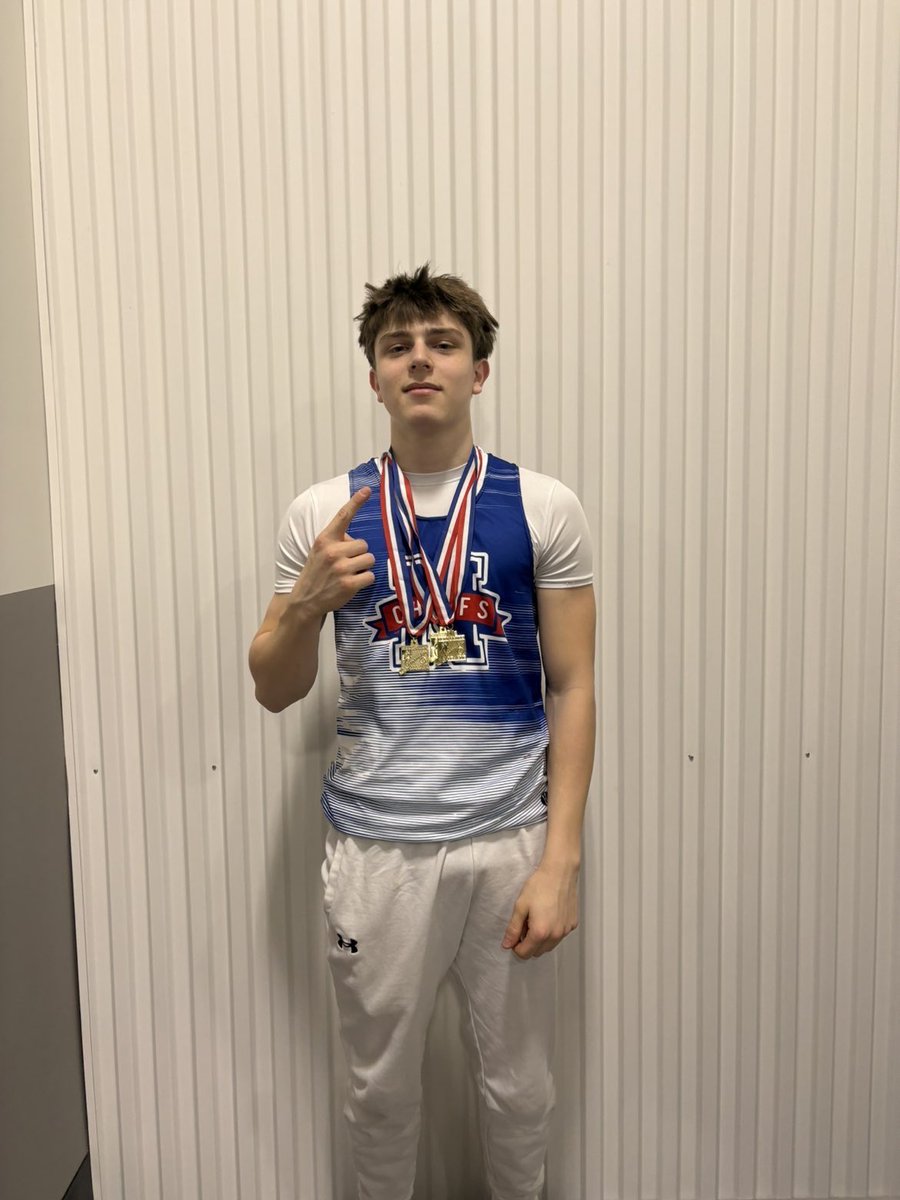 pjgalullo's tweet photo. Throwback to my sophomore track season, ran a 6.73 laser time with a 101 fever. Placed first the 55 and 4x2 while also placing second in long jump, securing me a Berkshire league all-star plaque. I cant wait for junior season, I’m coming for the long jump school record! https://t.co/KActXvPAyT
