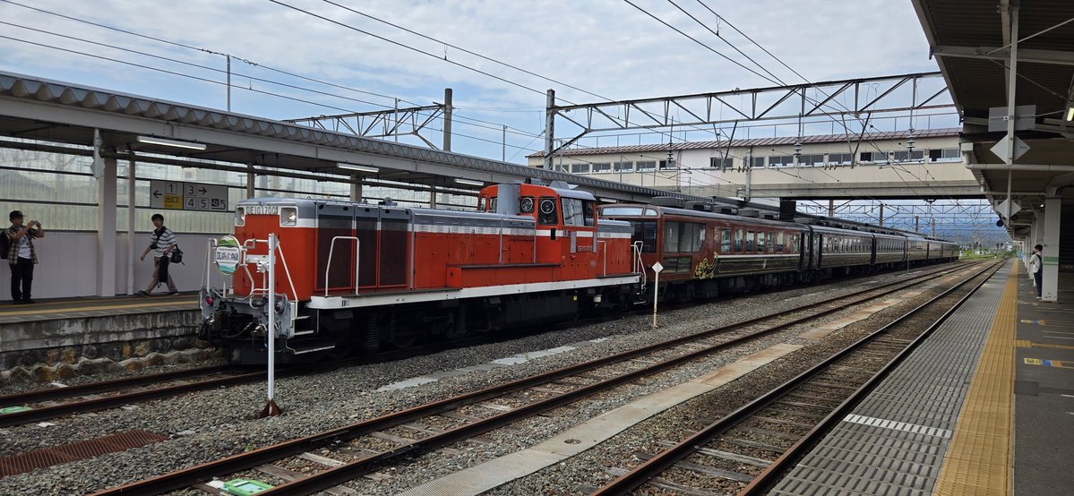 na_o320's tweet photo. おはようございます🌞😊🌞

昨日は
子供達とDLばんえつ物語に乗って電車旅🚃
片道3時間弱かけて福島へ。
昭和レトロな空間、車窓からの景色は絶景でした✨️
 #DLばんえつ物語 https://t.co/hnbjWI4fq4