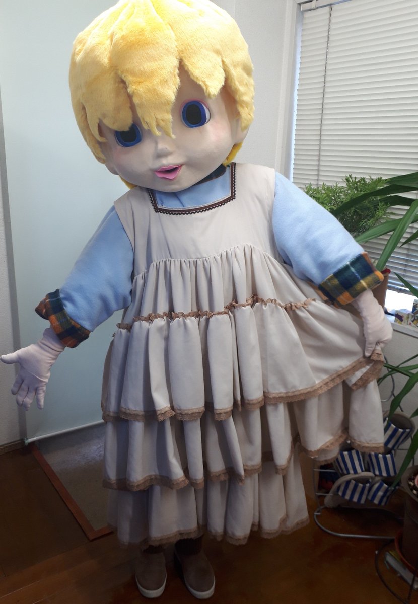chokogroup's tweet photo. 着せ替え人形
髪型、ドレスをいろいろ変えてみました。
フォトクラブやグリーティング体験にぜひリクエストを。 https://t.co/wbJzcA5mCj