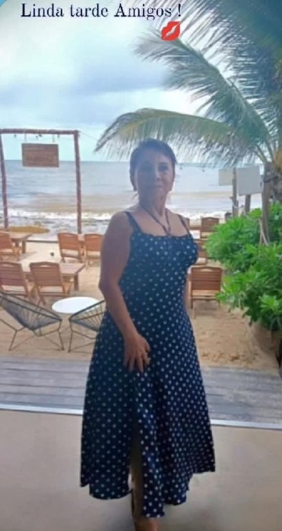 helena1879's tweet photo. Título: "Donde los Boleros Guardan tu Nombre". 🤍
Hay amores que no mueren,
se vuelven boleros
para que el corazón pueda recordarlos sin romperse.
En un viejo tocadiscos gira despacio nuestra historia; cada acorde desempolva una promesa, cada nota pronuncia tu nombre y sentirte. https://t.co/KIYJYX4bWU