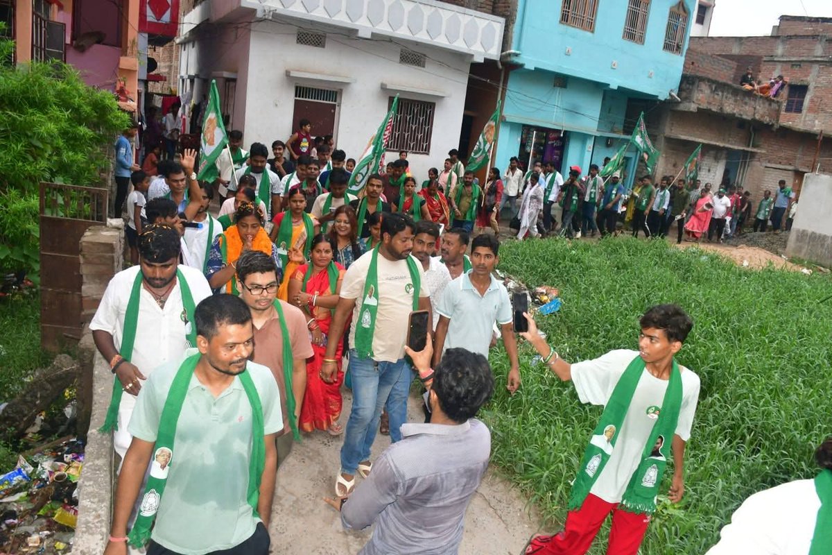 TTikra's tweet photo. आज बांकीपुर विधानसभा के वार्ड 30 में चुनाव कार्यालय का उद्घाटन किया।
30 जुलाई को राष्ट्रीय जनता दल (महागठबंधन) के पक्ष में लालटेन छाप पर मतदान कर बांकीपुर के उज्ज्वल भविष्य के निर्माण में अपना बहुमूल्य सहयोग देने की अपील की।
#RekhaKumariGupta #BankipurVidhansabha #Ward30 #राजद https://t.co/JMmUEpwGlV
