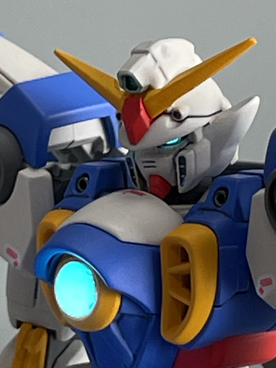 mmmkamikoh's tweet photo. FGウイングガンダム◾️配色を変えてみました。ハンドパーツを無くしてしまい、シールドもライフル持てなくなったけど飛行形態かメインです。【2026.05】 https://t.co/6nK0yaMynH