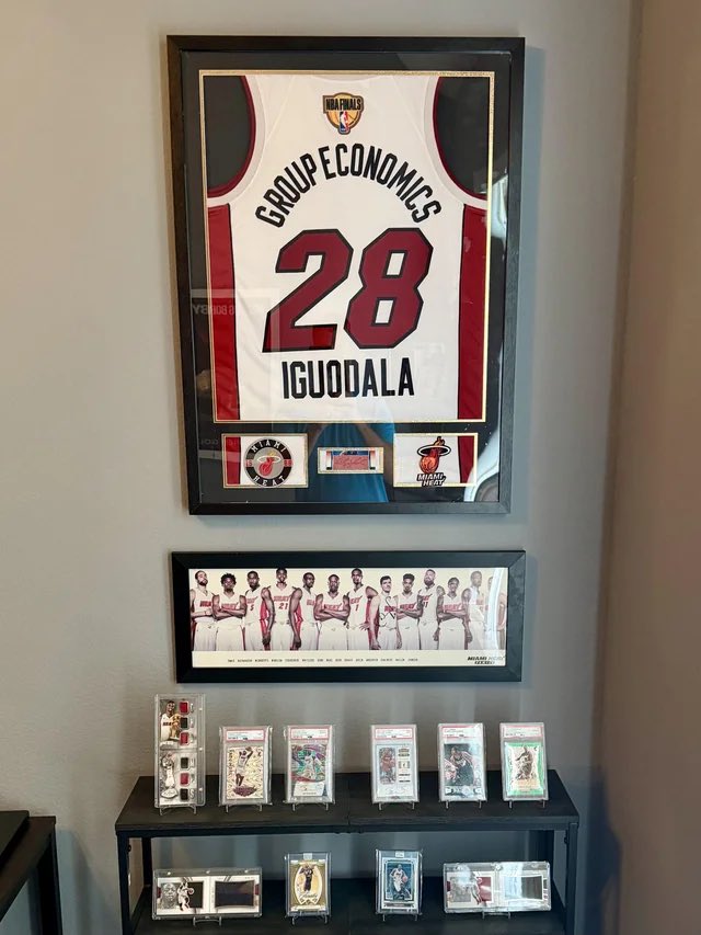 WadexFlash's tweet photo. What y’all know about Andre “Group Economics” Iguodala?

Heat culture runs through my blood. https://t.co/vJR4fcmmXA