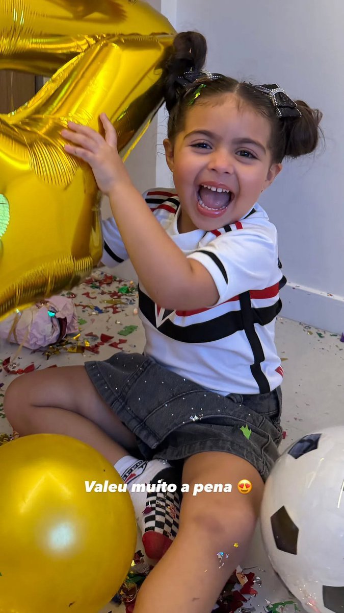 RamosAliete's tweet photo. Ela feliz no aniversário 🎉🥳🤏😍👏👏👏
#pietra
#4anos https://t.co/bOZwjGJSfq