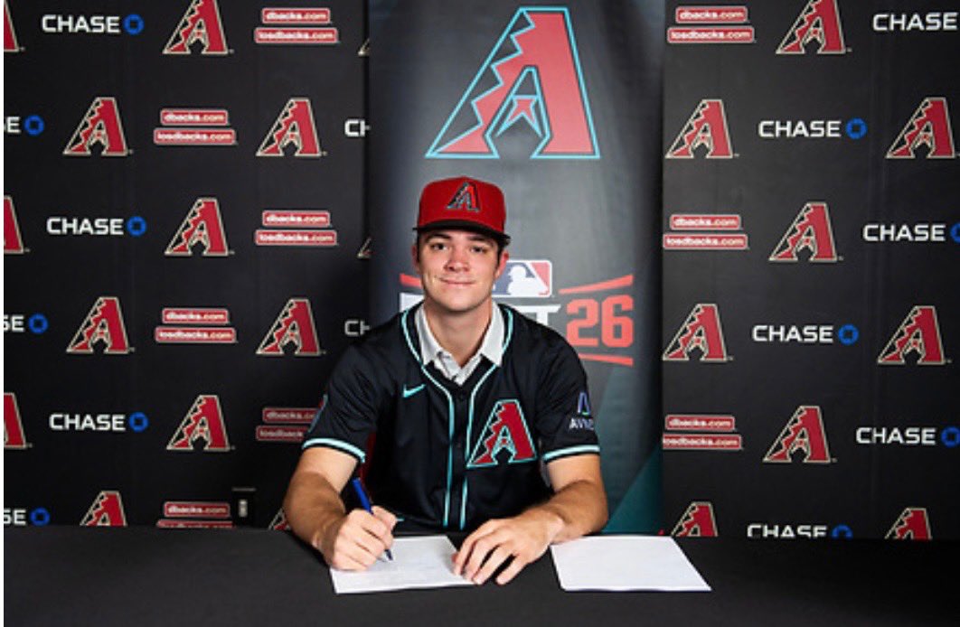 LittleRockBSB's tweet photo. @Brannon1420 is officially a @Dbacks ! Congratulations! https://t.co/azU9nwdCfT