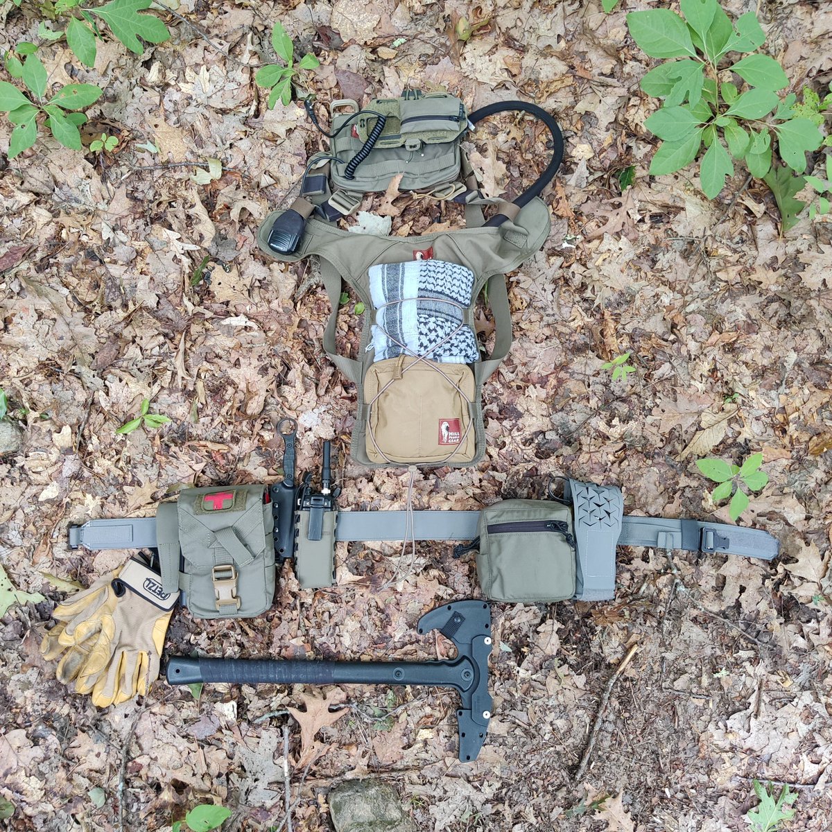 RickWheeler2010's tweet photo. @HillPeopleGear Added my favorite lightweight #CrossOverKit belt. A battle bet by @DMechanisms that I rigged up with pouches that can be used both tactically and recreationally. https://t.co/TVFk28HZUw