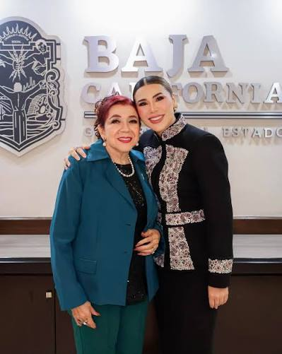 jorgegogdl's tweet photo. Cuando era diputada de Morena en 2019, Marina del Pilar Ávila, metió a trabajar a su mamá Marina del Pilar Olmeda a la mesa directiva de Morena ganando 66 mil pesos mensuales hasta el 2023.

Unos meses después de acomodar a su mamá, compra una casa de 6 millones de pesos. https://t.co/hnqgHJmCTI