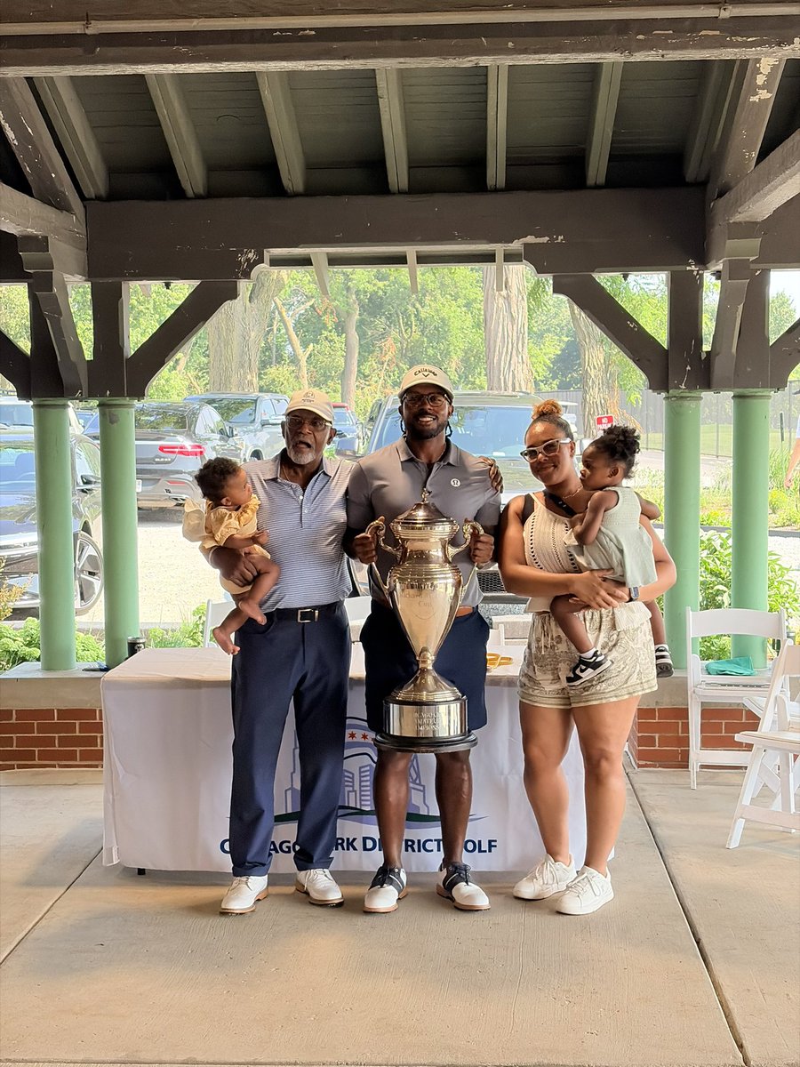 RogerSteeleJr's tweet photo. 4 Playoff Holes Later… this was the hardest I’ve ever fought to win anything. Being the Chicago City Am Champ was my teenage dream. Never been more in love with golf. 

Thanks for all the support this AM. https://t.co/WGP2m9wnLB