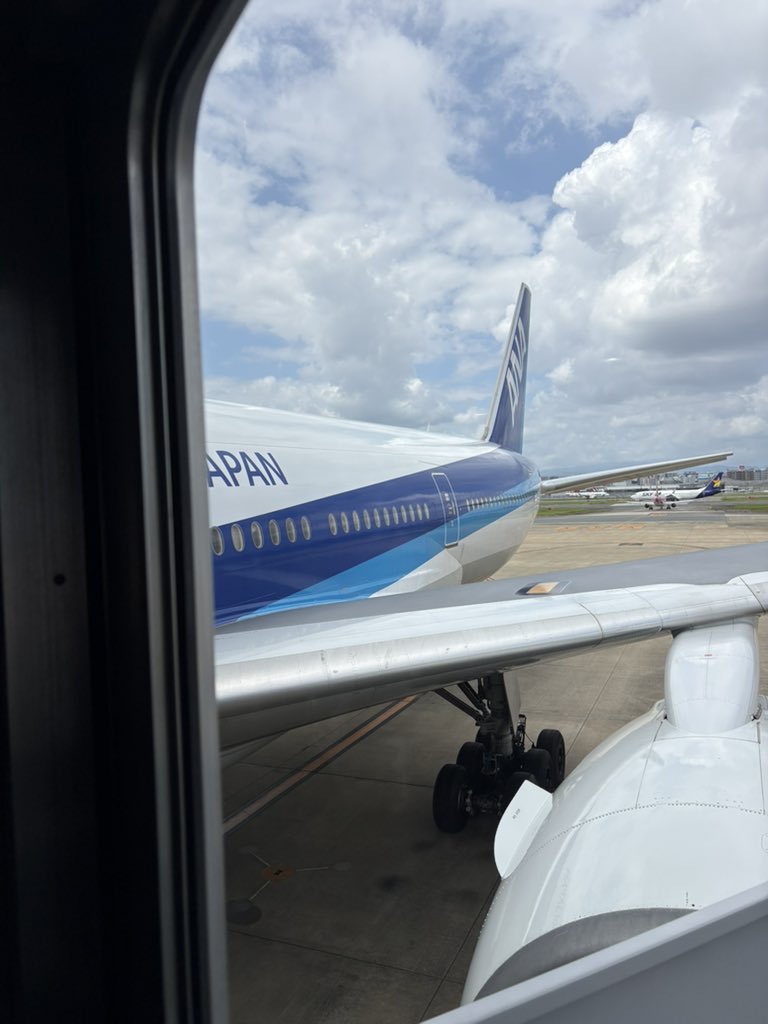 RY_2718's tweet photo. 飛行機ビュンビュンで草 https://t.co/9MrLg9LMak