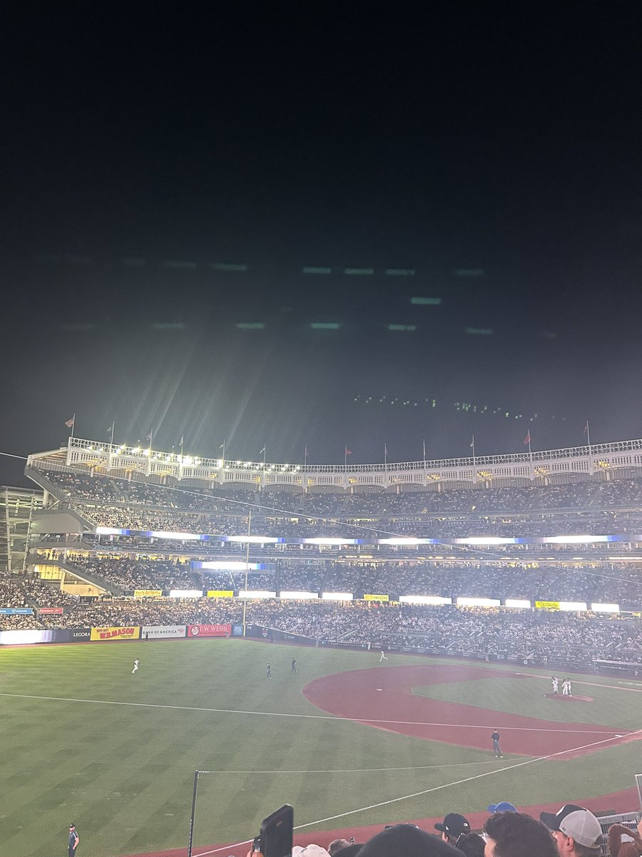53zinrou's tweet photo. 夜9時半だけど光量の多さにビビる https://t.co/hRDIq6QHq9