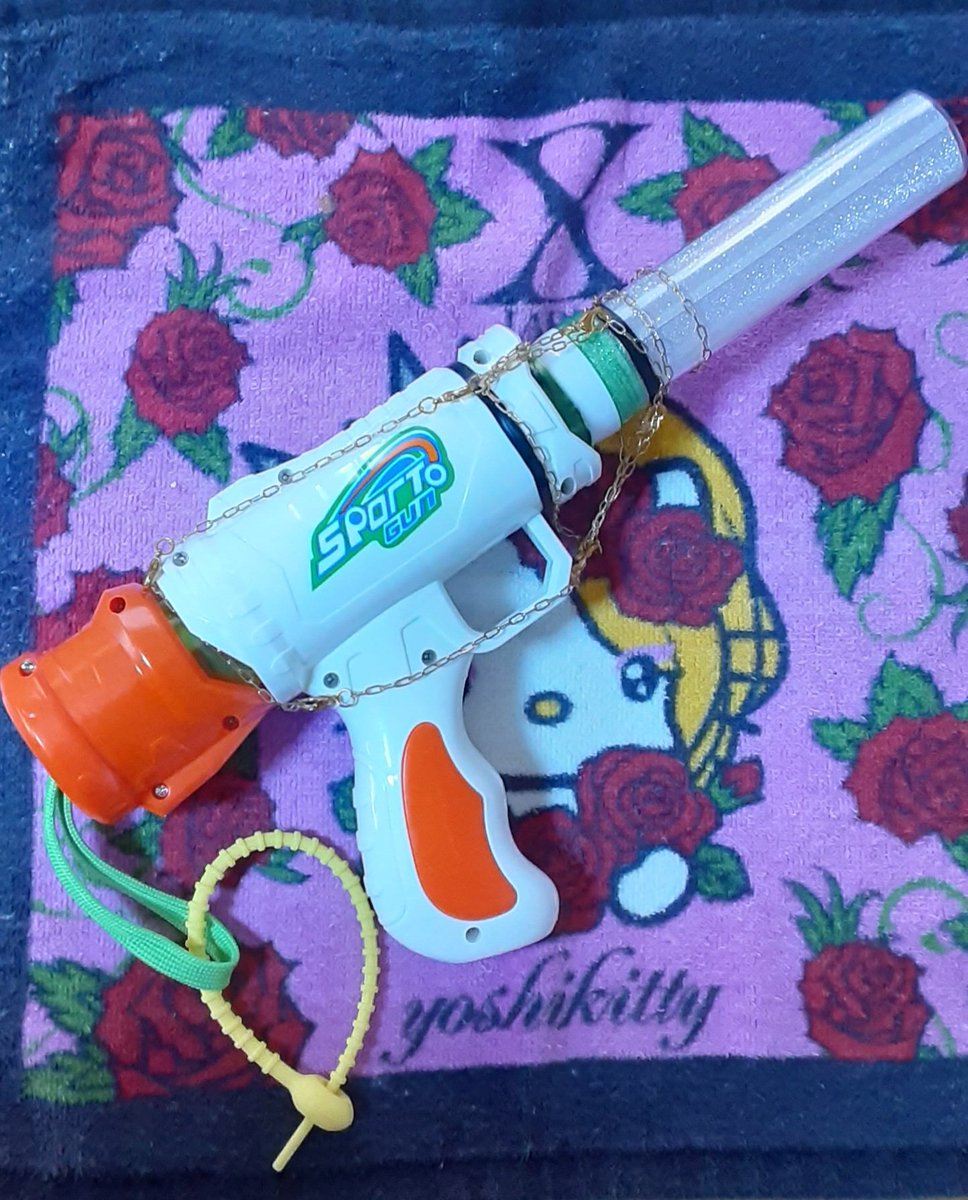 eyya9XsSHISTip0's tweet photo. おはチル🍋パン🍞です
(土)のSmile RTLIVEで使用した銃型ペンライト🪄
リアルで見たら凄い
器用な雪乃宮さん作品✨️
#雪乃宮絵描きの人
#れもねーど
#SmileRT https://t.co/Zk9MZtlr0Z