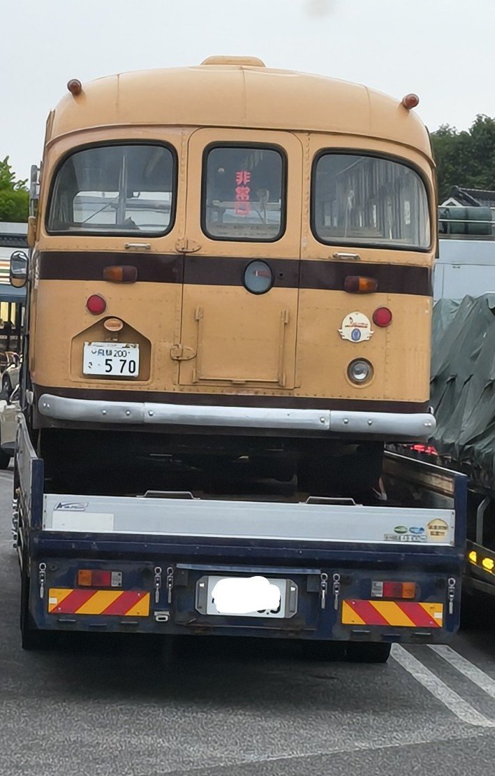 n90877053's tweet photo. 今朝の出来事
あ、糸目さん！
寝ておられた。 https://t.co/Fbl73xdA02