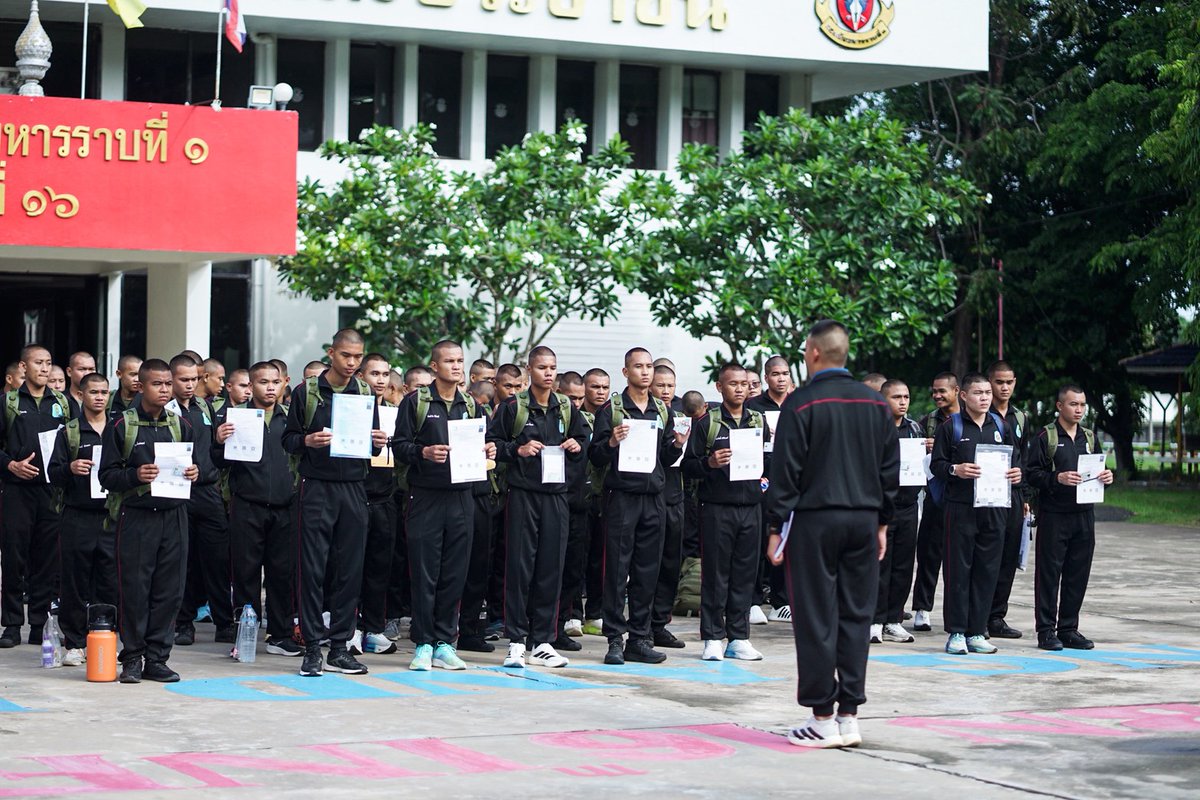 BINF161's tweet photo. ทุกๆความฝัน กำลังเดินทาง
กองพันทหารราบที่ 1 กรมทหารราบที่ 16  อำนวยความสะดวกให้กับน้องๆทหารกองประจำการ ที่สมัครสอบคัดเลือกเข้าเป็นนักเรียนนายสิบทหารบก ประจำปีงบประมาณ 2570 (นนส.ทบ.)  
#กองพันทหารราบที่1กรมทหารราบที่16
#ค่ายประเสริฐสงคราม
#กองพลทหารราบที่6
#กองทัพภาคที่2 https://t.co/FMQqOaieS3