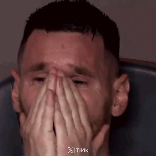 jusus64655867's tweet photo. La niña 👧 está triste 😂😂😂👊🏼 https://t.co/v0Rcui5ro3
