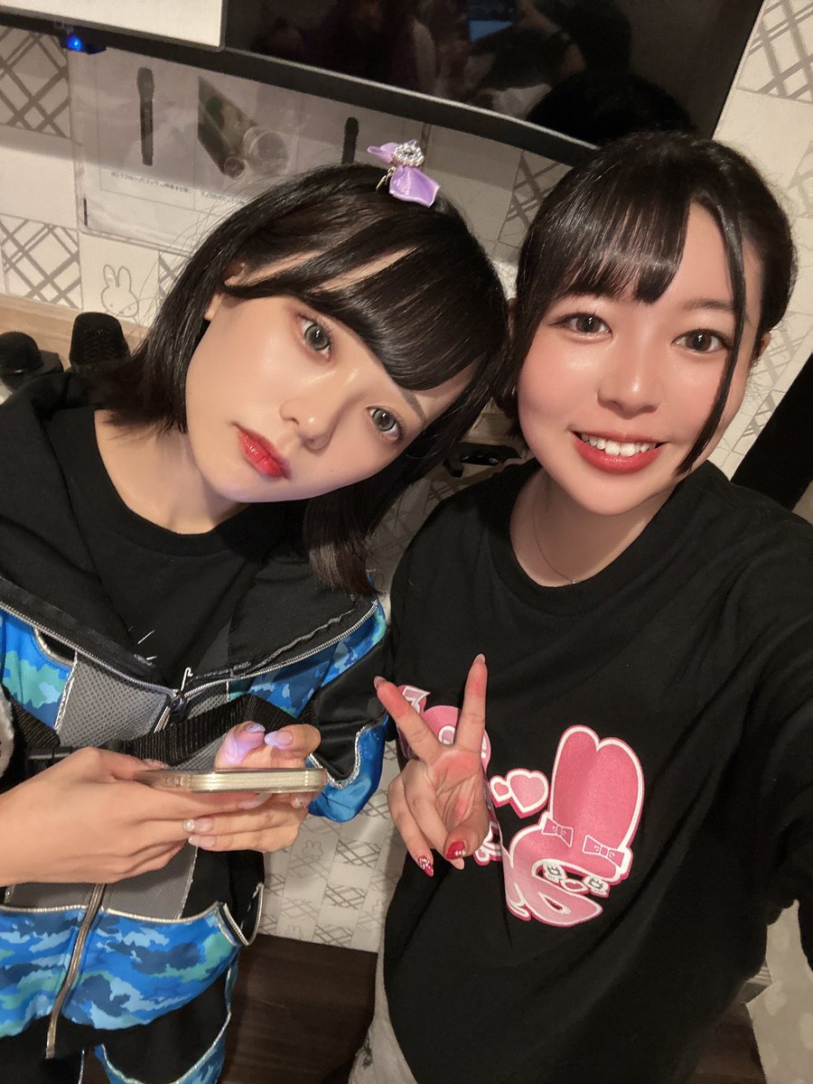 【値下】13期生公演 集合写真 昨日ステージで集合写真撮って退場する時にピアス一緒なの気づいた