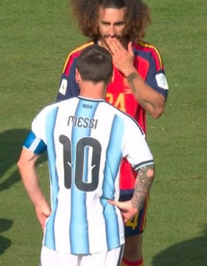 Pioja_Tracy's tweet photo. Nunca olvidaré el "whoopsie" del gran Cucurella y el Messi acusándo jajajaj https://t.co/Y5iyLOeC98