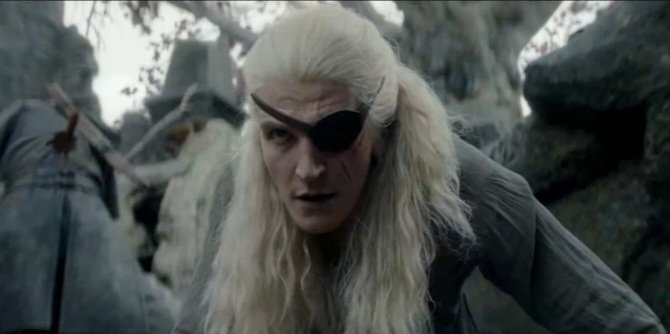 Targ_Loyalist's tweet photo. We finally got a proper moment of Aemond showcasing his undeniable skill with a sword as he saves Alys Rivers from those morons. I love how he's clearly haunted by Harrenhal.. yet he still manages to aura farm. 😭
#HouseOfTheDragon https://t.co/PQ3H8LvLmO