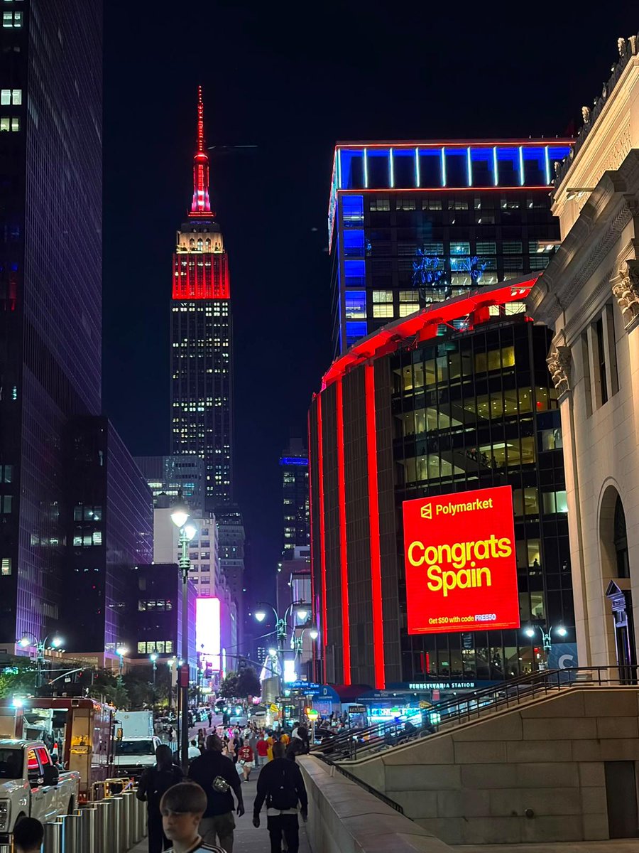 diarioas's tweet photo. 🇪🇸 ¡El Empire State se tiñe de rojo y amarillo! 🇪🇸

@jfelixdiaz https://t.co/39Fz3VUWER