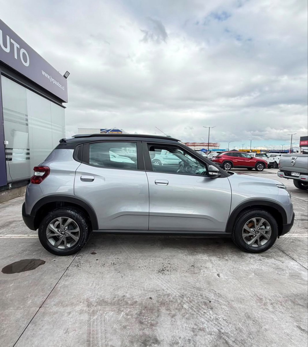 JvpAutos's tweet photo. ✅CITROEN C3 
✅Versión: 1.2 MT 
✅Año: 2025
✅Kilometraje: 38.400
✅Mecánico
✅Bencina 
✅Color: Plateado
✅Mandos al Volante 
✅Aire Acondicionado 

✅Valor: $8.990.000.- https://t.co/ddBB9Ub0lj