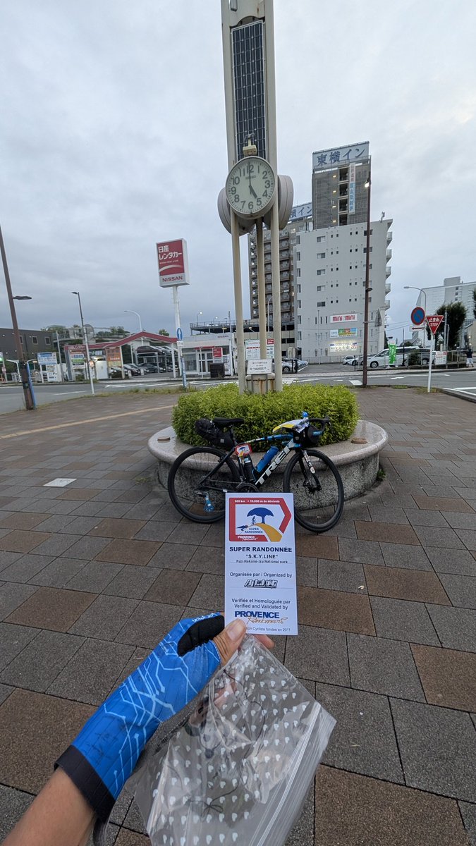 charipanda3012's tweet photo. エモンダとSR600無事完走です🐼✌
#ロードバイク
#ロードバイク初心者
#ロードバイク女子
#TREK
#エモンダ
#ぱんだ
#パンダ
#ブルベ
#SR600
#完走
#山岳ブルベ
#今年最大の目標 https://t.co/aijRcYKGSX