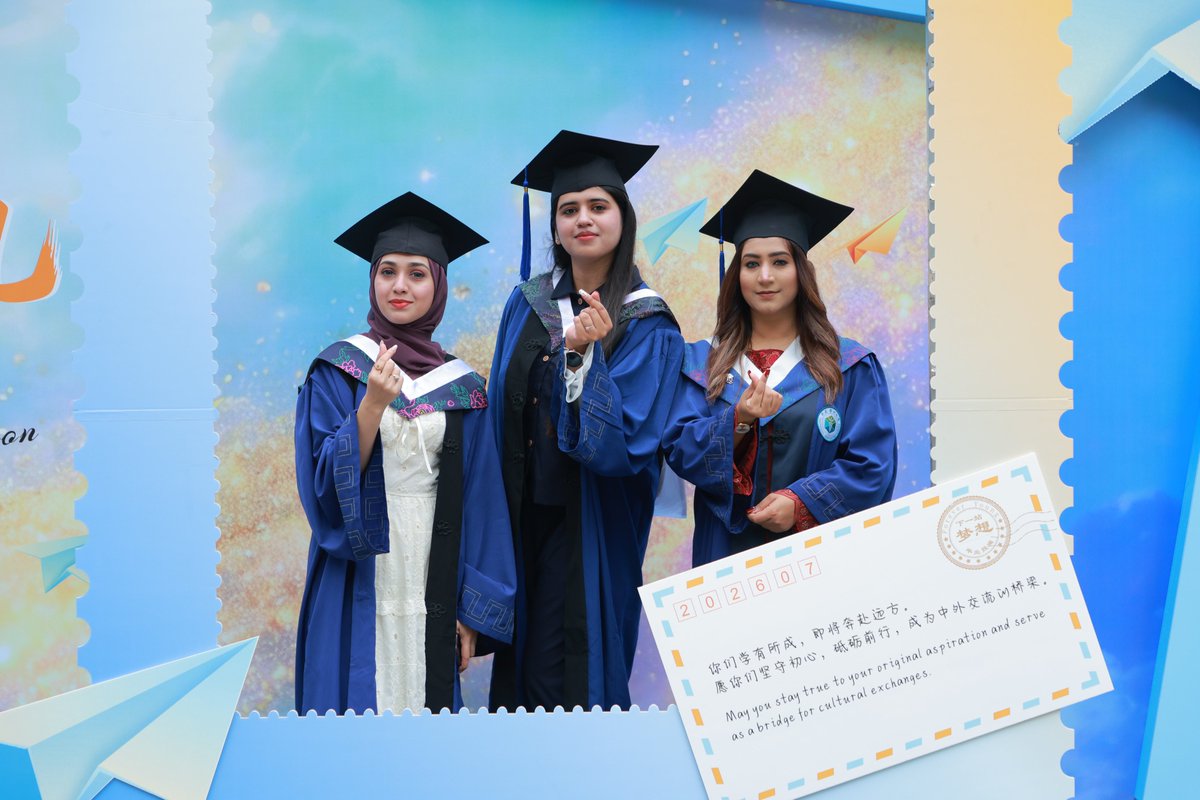 CQMU1956's tweet photo. 📢Calling all #CQMU alumni!
Our global alumni network wants to stay in touch with YOU! Please update your contact details via the link below.
👉 UPDATE HERE:
https://t.co/R9QDanJ40E https://t.co/N8u8BQcS6o