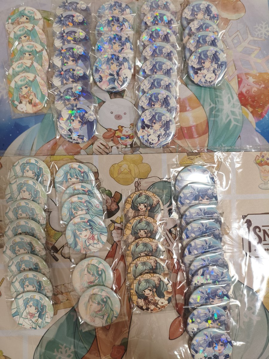 toyuuu_39's tweet photo. 画像の缶バッジ買い取ってくれる人いませんか？
1枚300円で考えてます！出来ればまとめて引き取っていただけるとありがたいです！ https://t.co/uG7xpeCZ3l