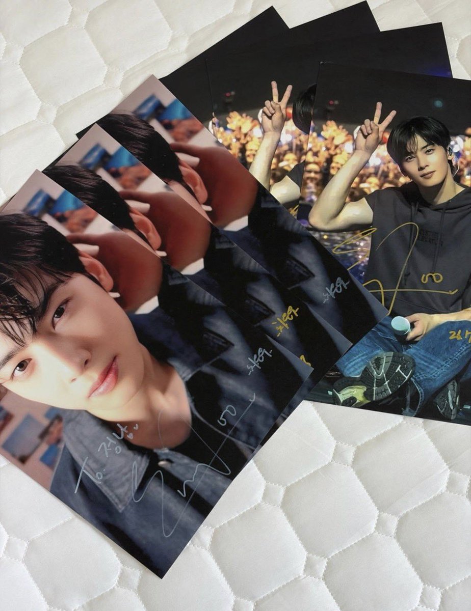 ChaeunwooTH's tweet photo. #CHAEUNWOO #ชาอึนอู
นูน่าคุณแม่ทหารคนเดิมได้รับรูปและลายเซ็นอึนอูจากลูกชายค่ะ 💝

“บอกว่าเป็นของขวัญที่ระลึกปลดประจำการ 😍 ขอบใจนะลูก~

[แท็กอึนอู] อีกแค่ 6 เดือนก็แป๊บเดียวเอง สู้ๆ นะ 🤗”

ติดแฮชแท็ก: เวลาจะผ่านไป ทหารหล่อ ชาอึนอู และขอบคุณสำหรับลายเซ็น

©️ ig: bobomiri71
#차은우 #チャウヌ #车银优 #車銀優