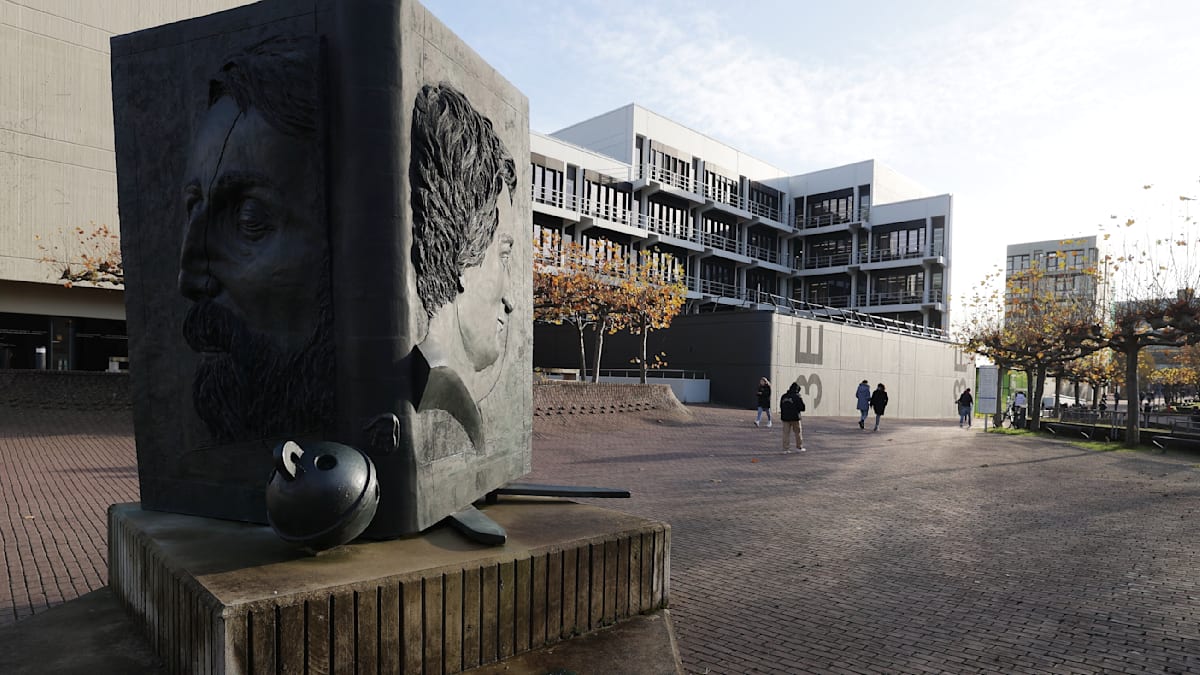 welt's tweet photo. Professorin hält Vortrag über „Trans-Identitäten“ – Studenten fordern Rauswurf und Campus-Verbot https://t.co/Pi4SbCTfQn https://t.co/PjR99pyMpI
