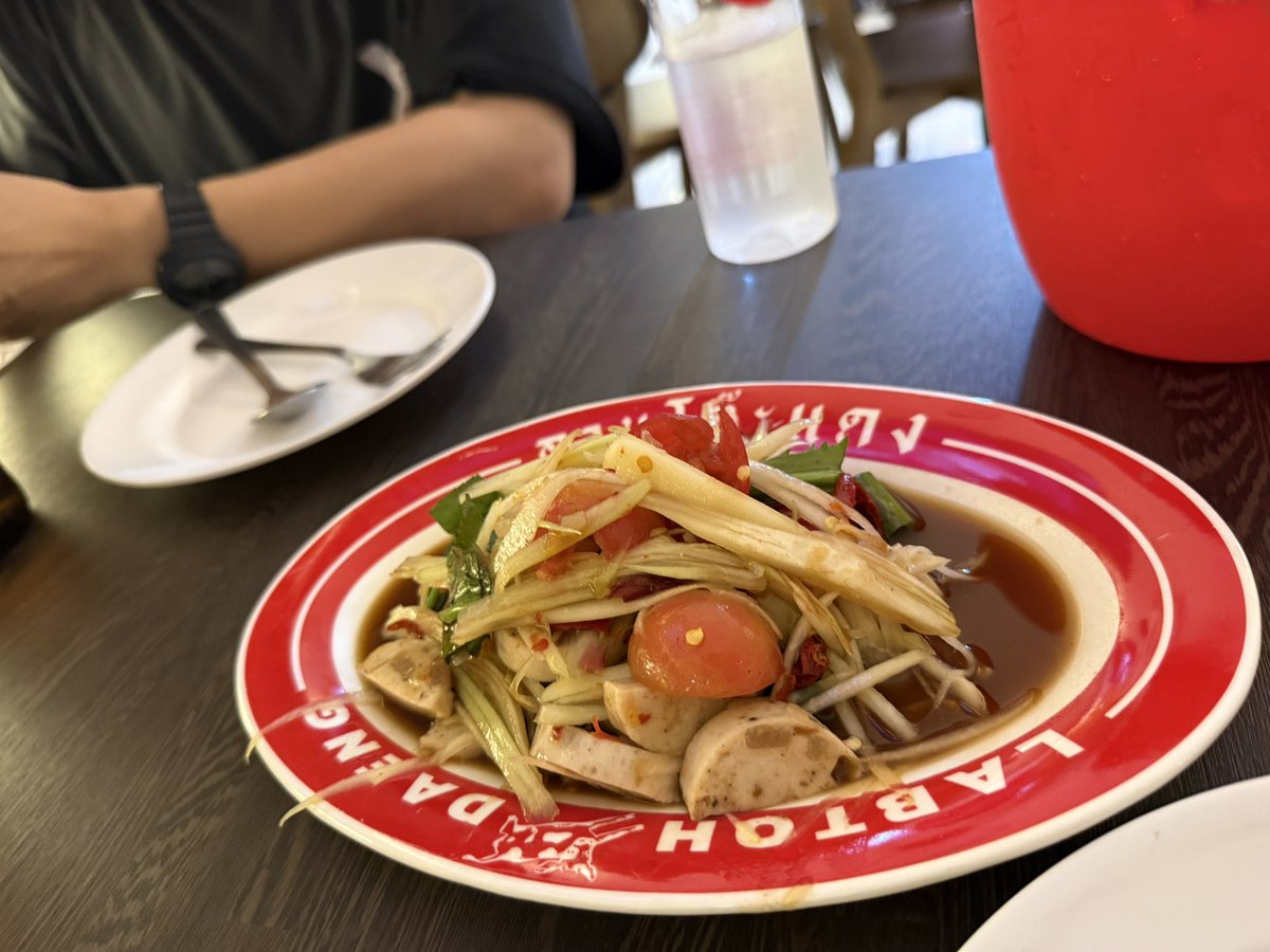 taco_alphaz's tweet photo. 昨日の夜のおいしさと引き換えに洗礼を受けています😭がんばれ、わたし😭まだ飲み食いしたい😭😭😭 https://t.co/zDwZwHfbap