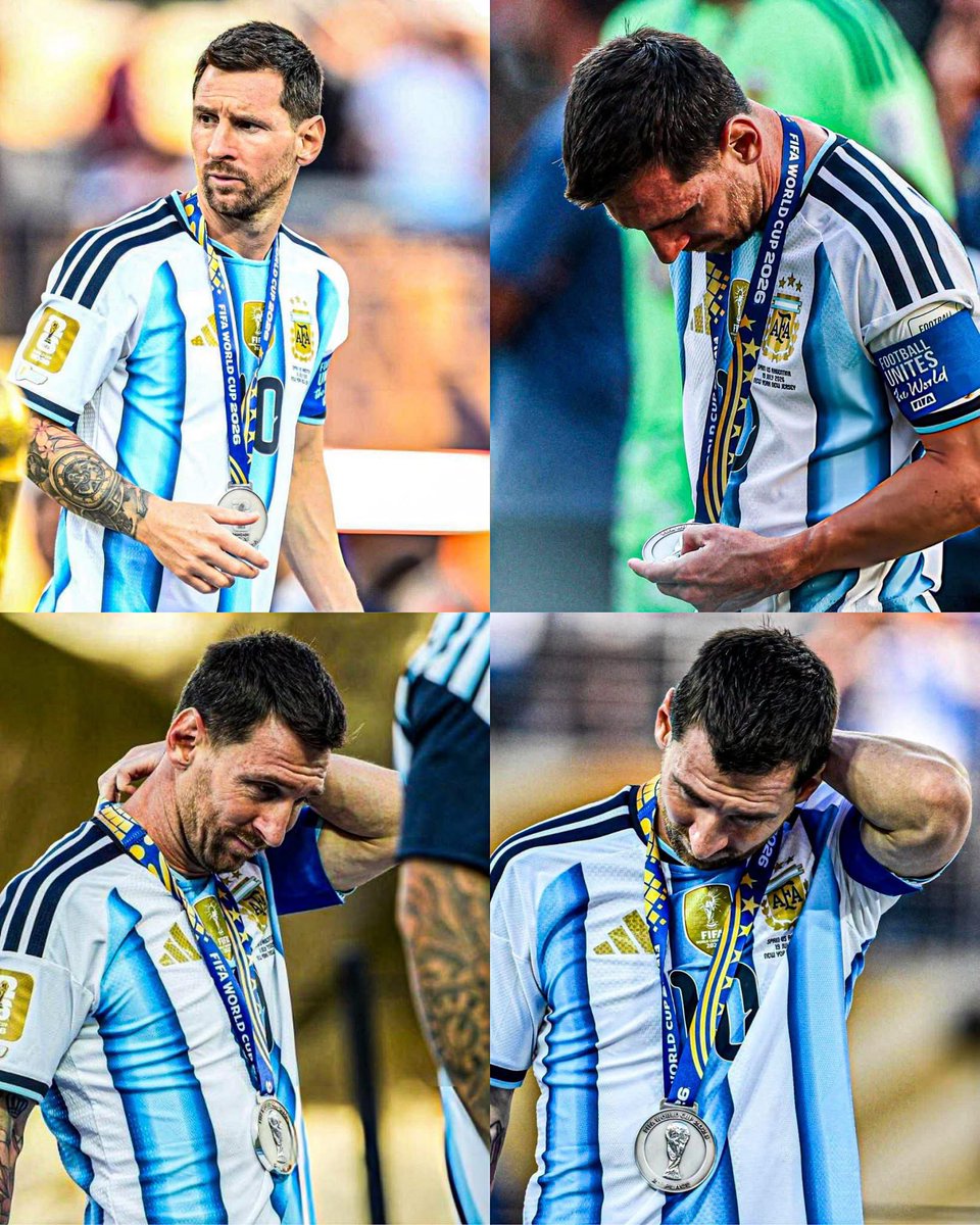 MotivacionesF's tweet photo. ¡MESSI ENTENDIÓ TODO! 🐐🇦🇷

Durante la ceremonia de premiación de la Final de la Copa del Mundo, Lionel Messi recibió la medalla de subcaméon y, lejos de quitársela, decidió llevarla con orgullo mientras observaba a España levantar el trofeo.

Muchos habrían preferido esconder ese momento. Él no.

La historia dirá que disputó tres finales del Mundial: ganó una y perdió dos. Pero también recordará que, después de cada caída, volvió a levantarse y nunca dejó de intentarlo.

Las derrotas también forman parte de la grandeza. Y Messi jamás huyó de ellas.

RESPETO ETERNO PARA EL MÁS GRANDE🫡