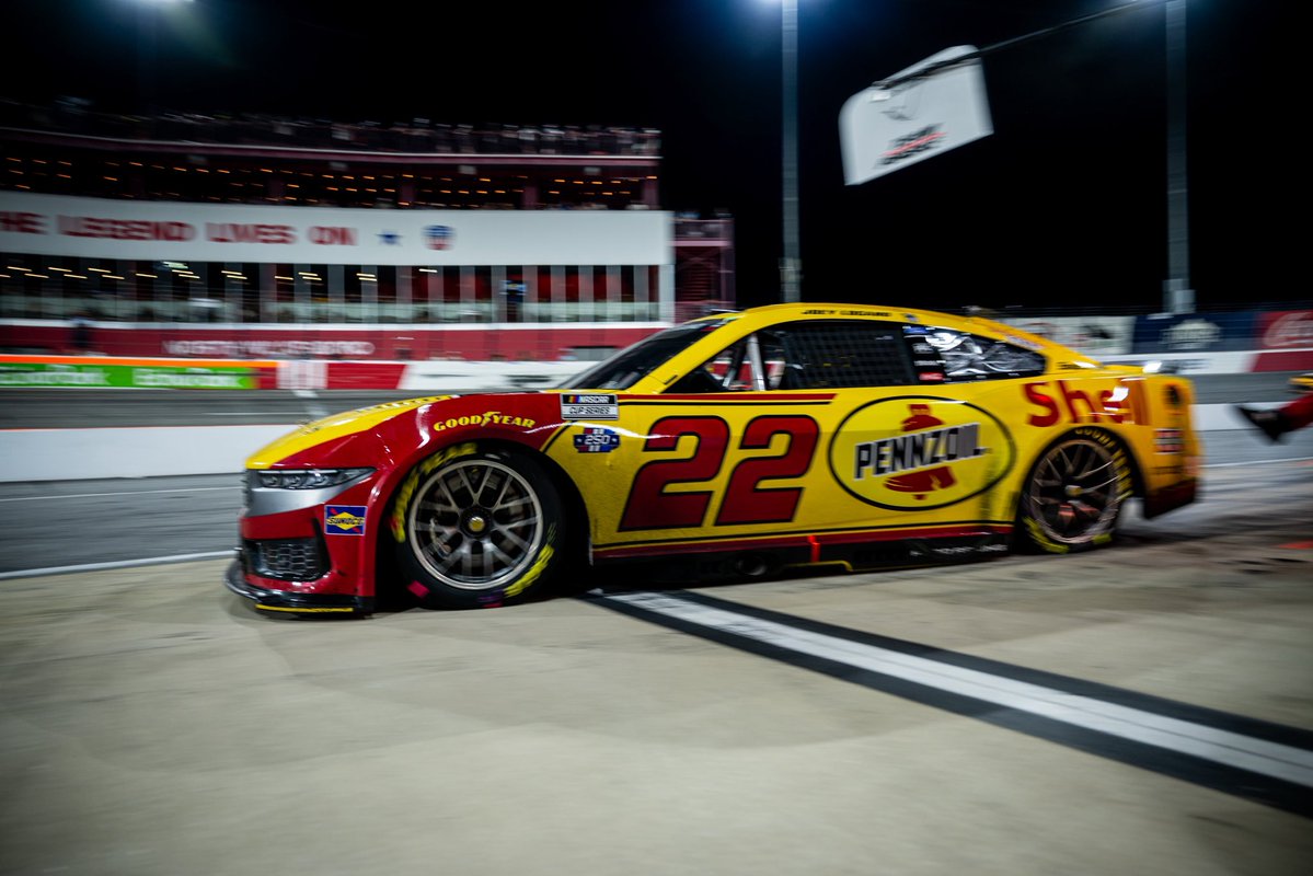 Team_Penske's tweet photo. No. 22 crew crushing it 💪 https://t.co/KjzPj93otX