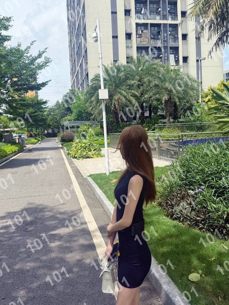 macaronmaracuja's tweet photo. 新余市分宜县锻压厂社区文化广场
#新余
生日快乐，愿我永远热泪盈眶，永远对任何事情热诚积极。
👉助理@bornlucky79
看上了请截图妹子便客服快速安排 https://t.co/PjXugLjYl4