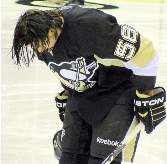thomchar_hood's tweet photo. my favourite genre of tanger pics https://t.co/FrQjT7V9PU