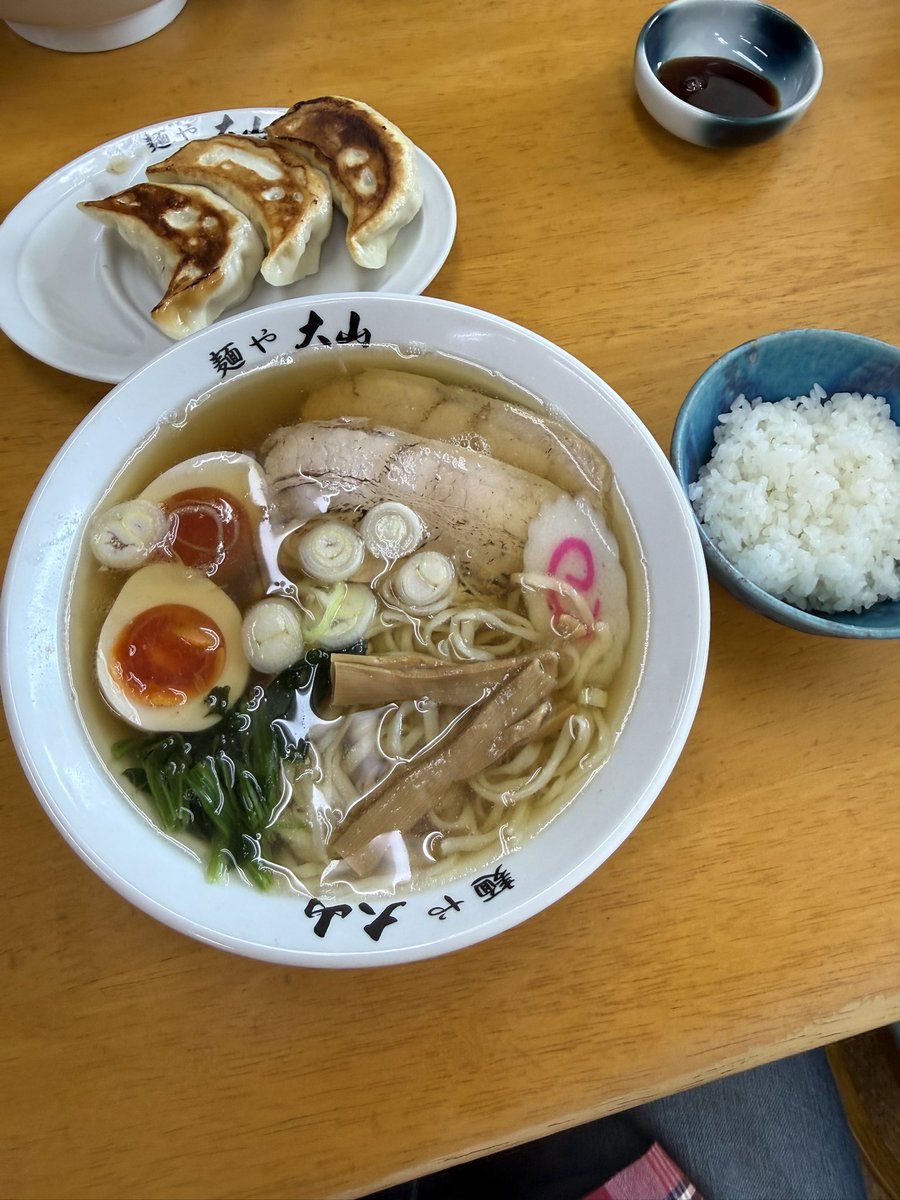 Rothmans_NSR500's tweet photo. 神奈川県からバイクを買いに行く旅をして栃木県佐野市まで♪
佐野ラーメンが食べたくなり麺や大山に行きました！ https://t.co/bkAhW3Evvu