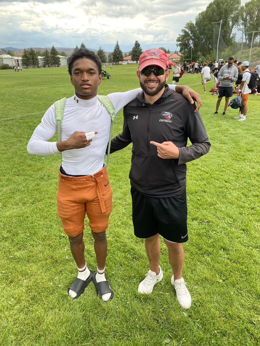 MesiahGriffin's tweet photo. Shoutout to @JGonzo_24 and @MountaineerFB for letting me showcase my talents at their camp !! 

It  was a pleasure meeting you @JGonzo_24 . https://t.co/cMFkHVxXBx