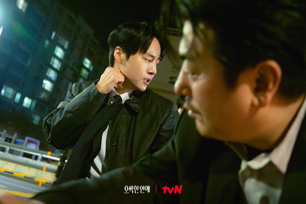CJnDrama's tweet photo. 귀신이 점지해 준(?) 첫 만남?
범인 때려잡는 여리X강욱 환상의 합💥

[토일] 밤 9:10ㅣtvN
#즐거움엔20tvN #오싹한연애 #SpookyinLove https://t.co/kw6YJPCOPK