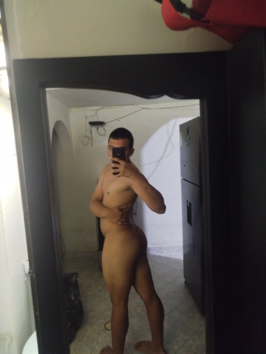 Daniel656449579's tweet photo. Hola soy pollo con meras ganas de man @EventosGayCo @EventosGayMed @RedGayMedellin @TardeoMedellin @cruisingmed20 https://t.co/mpx2S0IXlC