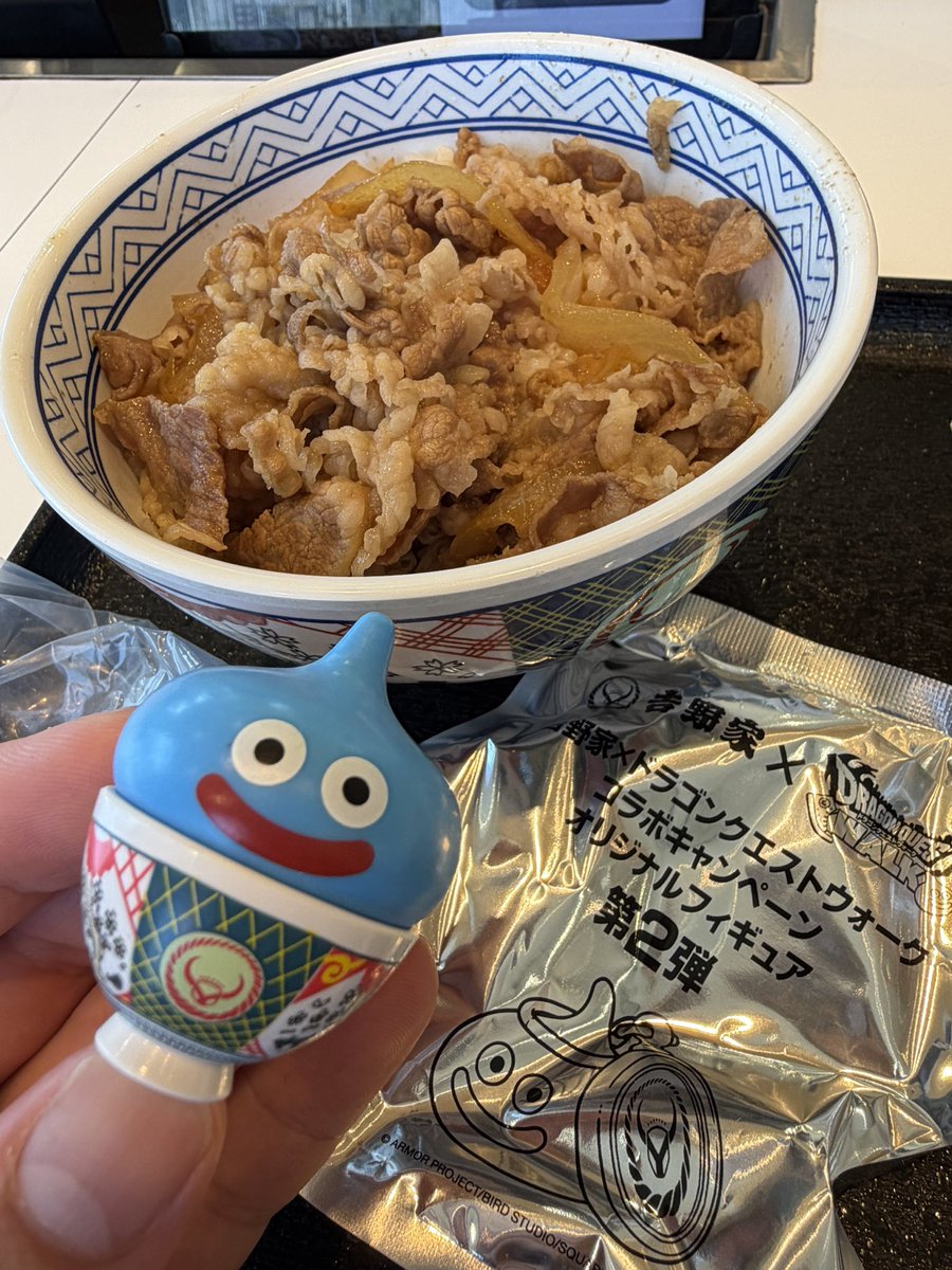 休日だから朝から吉野家ドラクエセットの2弾を目当てに2店舗巡って