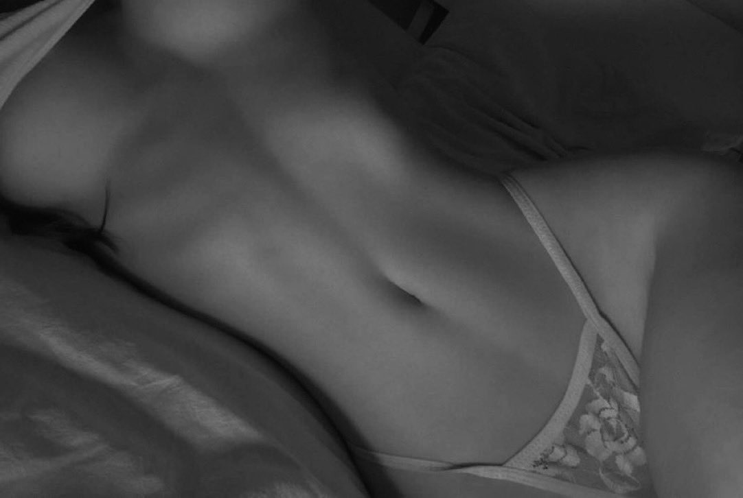 _sunfloweers's tweet photo. Y antes de dormir.. un #SeductiveSundayᅠᅠ  🍒 https://t.co/U8X3S3Lr08