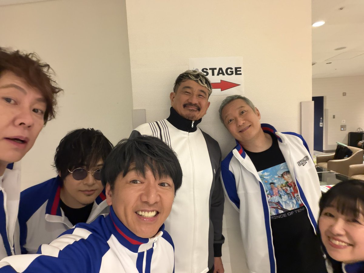 Runarurunaru's tweet photo. めちゃくちゃ嬉しい。
安心安定のメンバーです。
メンバー？いや仲間？同志？
永遠のクラスメイト。家族でもあるかもしれない。最近は会うだけで泣いちゃう（笑）
いつだって、繋がっていられるのが、もう、本当に嬉しいし有難いのです。

出会えてよかった。
本当に出会えて良かったです。
＃テニサミ 
＃デニプリサプライズサミット