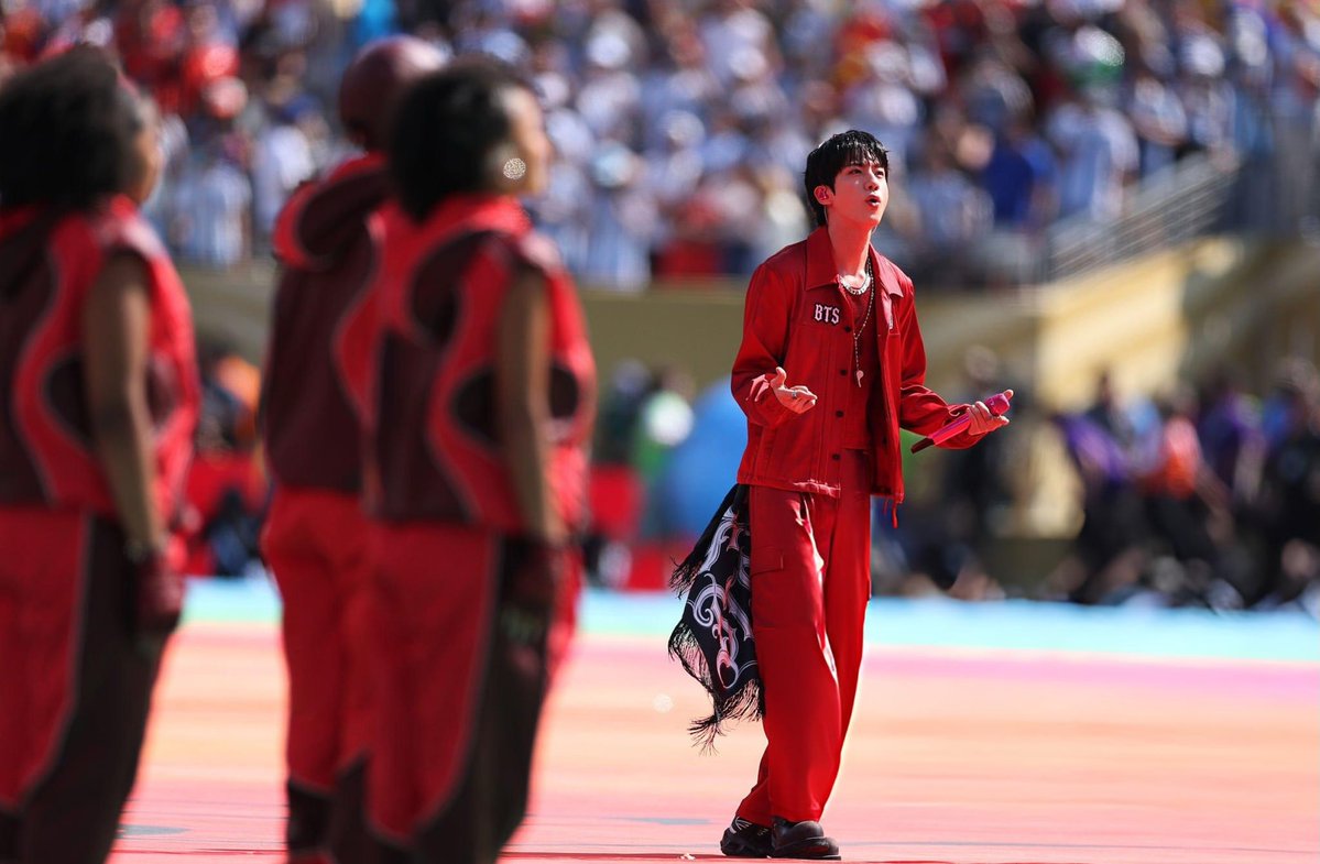 Jinnie17Rara's tweet photo. @MadnaeJin1204 Let’s go Jin 

JIN AT FIFA WORLD CUP
BTS AT WORLD CUP 2026
#BTSxWORLDCUP2026 
#BTSHALFTIMESHOW https://t.co/OaJPKraz05