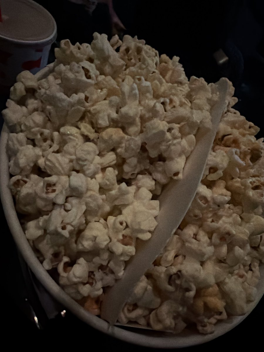 rrpp00oo's tweet photo. 🍿🤍 https://t.co/ZuE4ymwnH1