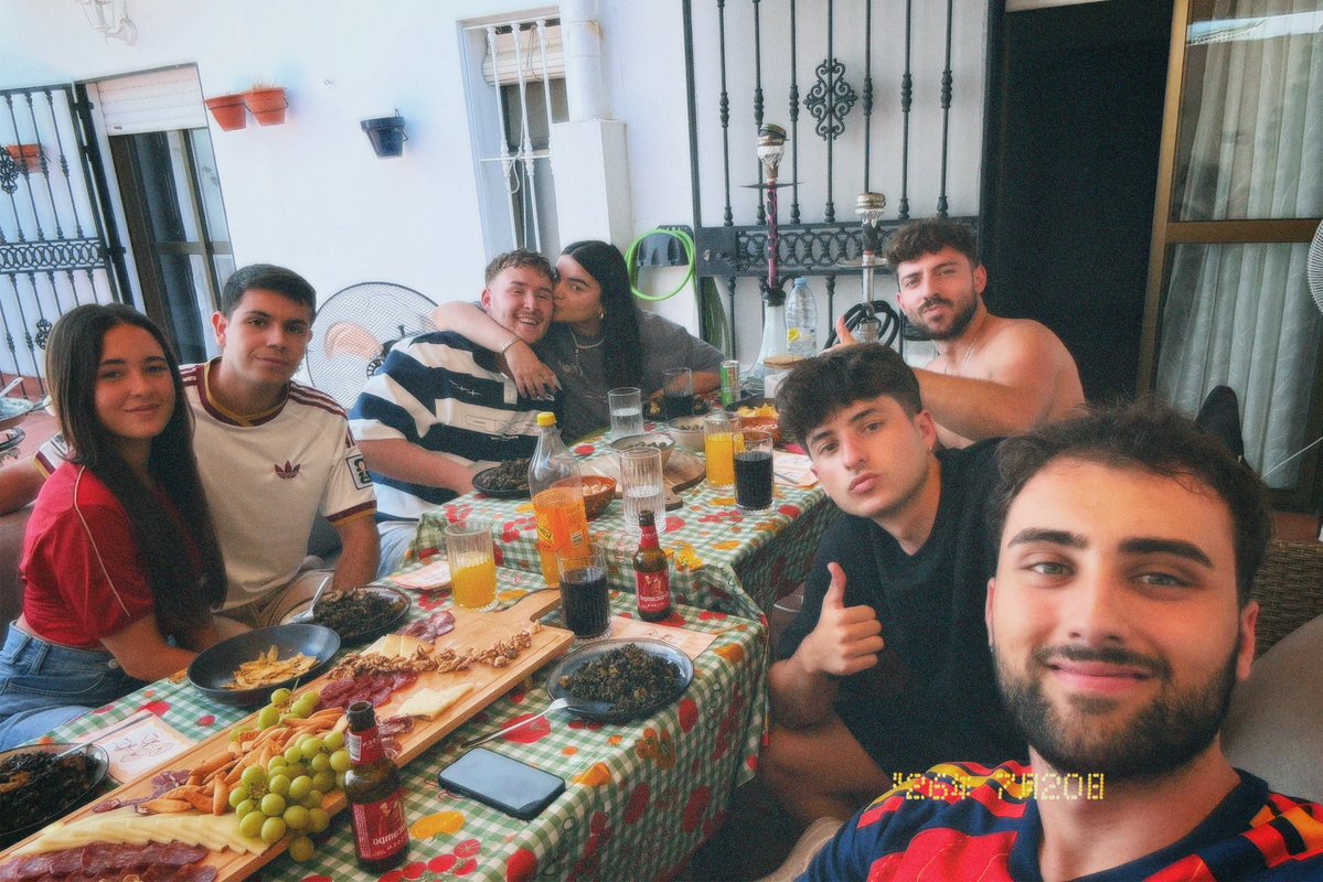 alebotezzz's tweet photo. diazo . os amo ❤️❤️❤️ https://t.co/chebfwKnM3